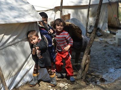 Туркменские дети в лагере беженцев. Фото AFP, источник - www.vox.com