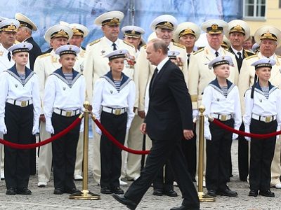 Путин в День ВМФ, 31.7.16. Фото: fontanka.ru