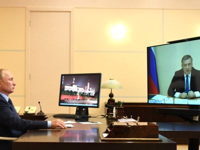 Видеосвязь Путина с Кобзевым. Фото: Baikal24-sport.ru